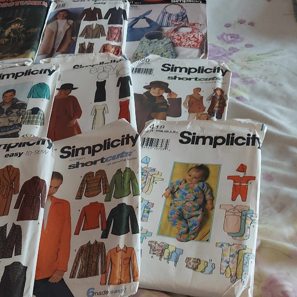 Simplicity Vintage Sewing Pattern Collection #4 - Picture 6 of 11